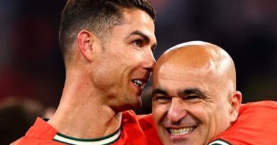 “CR7നെക്കുറിച്ച് പറയുമ്പോൾ രണ്ട് താരങ്ങളെക്കുറിച്ച് സംസാരിക്കുന്നപോലെ”: പോർച്ചുഗൽ കോച്ച് റോബർട്ടോ മാർട്ടിനെസ് “CR7നെക്കുറിച്ച് പറയുമ്പോൾ രണ്ട് താരങ്ങളെക്കുറിച്ച് സംസാരിക്കുന്നപോലെ”: പോർച്ചുഗൽ കോച്ച് റോബർട്ടോ മാർട്ടിനെസ്