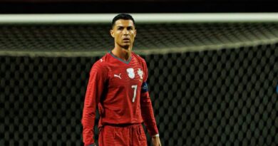 അവസരങ്ങൾ നഷ്ടപ്പെടുത്തി CR7; ആശങ്കയോടെ പോർച്ചുഗൽ ! അവസരങ്ങൾ നഷ്ടപ്പെടുത്തി CR7; ആശങ്കയോടെ പോർച്ചുഗൽ !